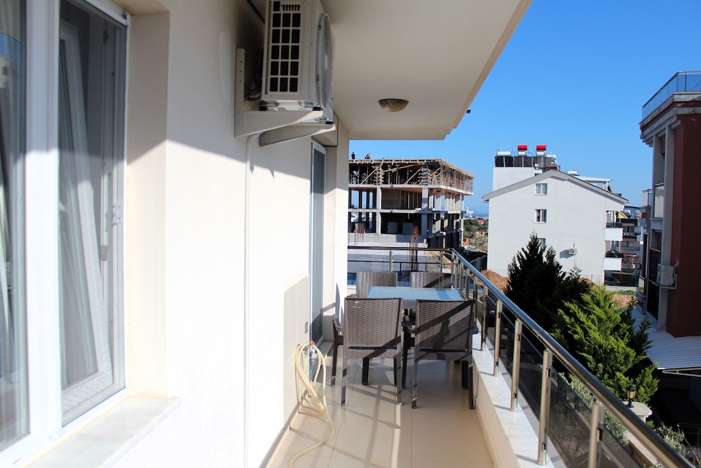 Mavi Restaurant & Apartments 1 15/50