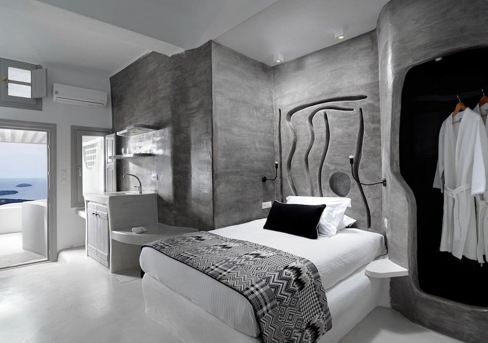Tholos Resort 11/62
