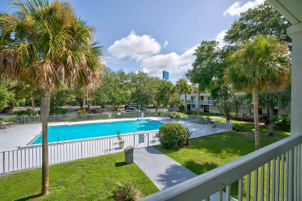 Motel6 Gainesville, FL 58/60