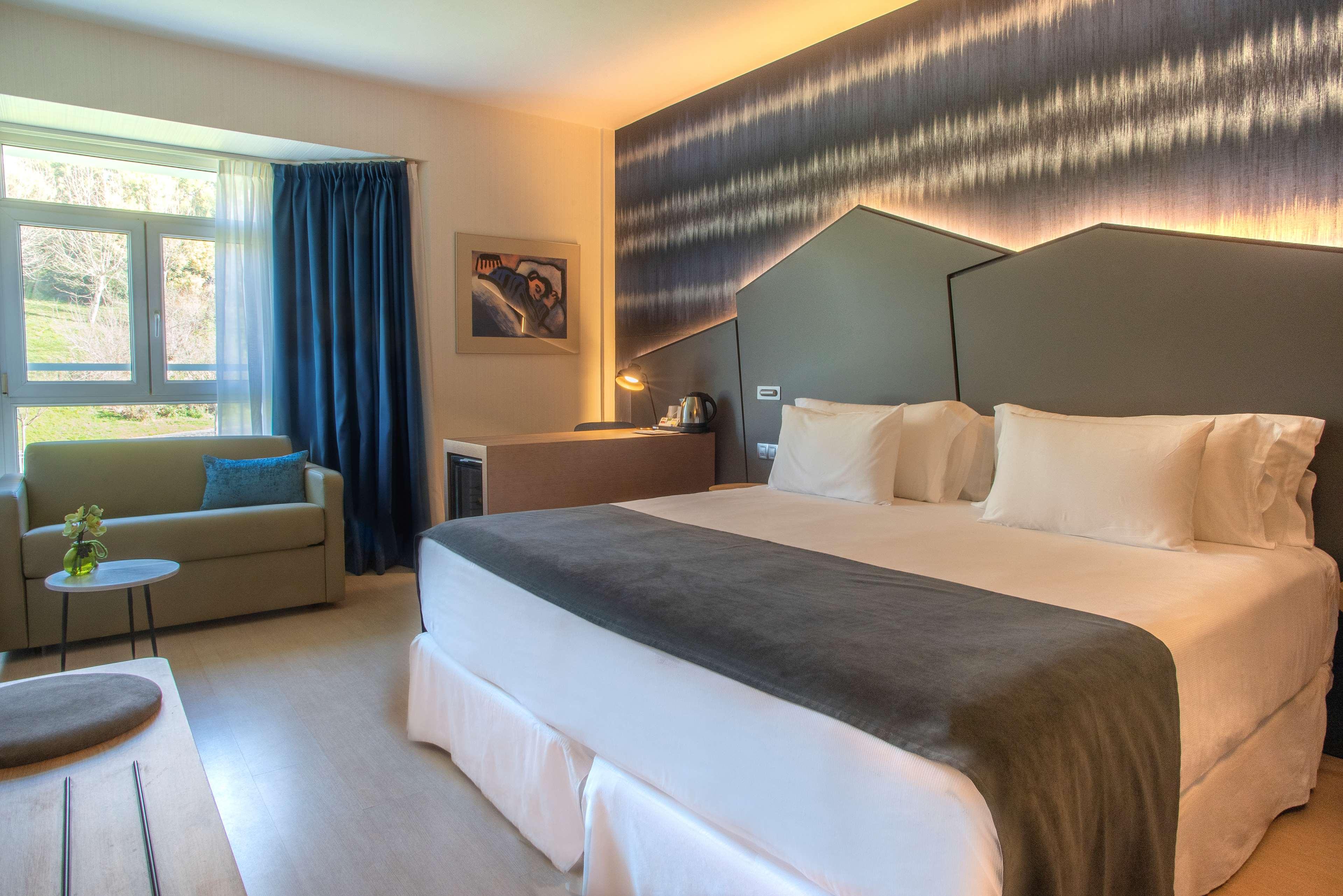 Room, Triple