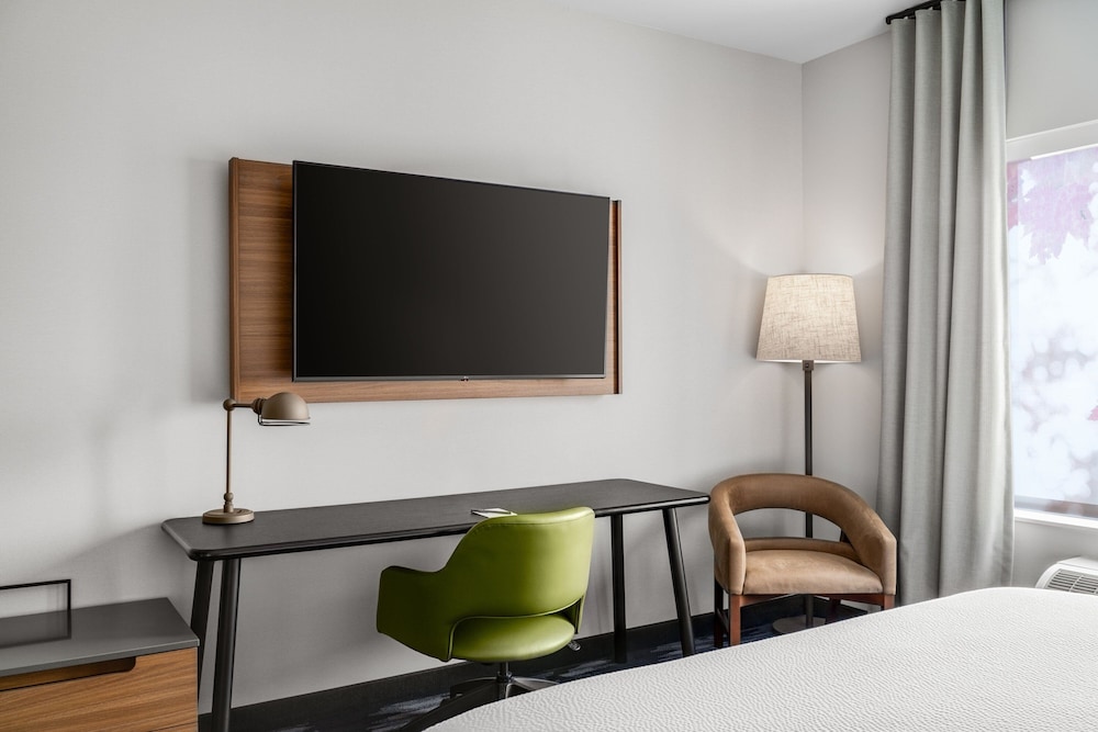 Fairfield Inn & Suites by Marriott Cape Girardeau 14/18