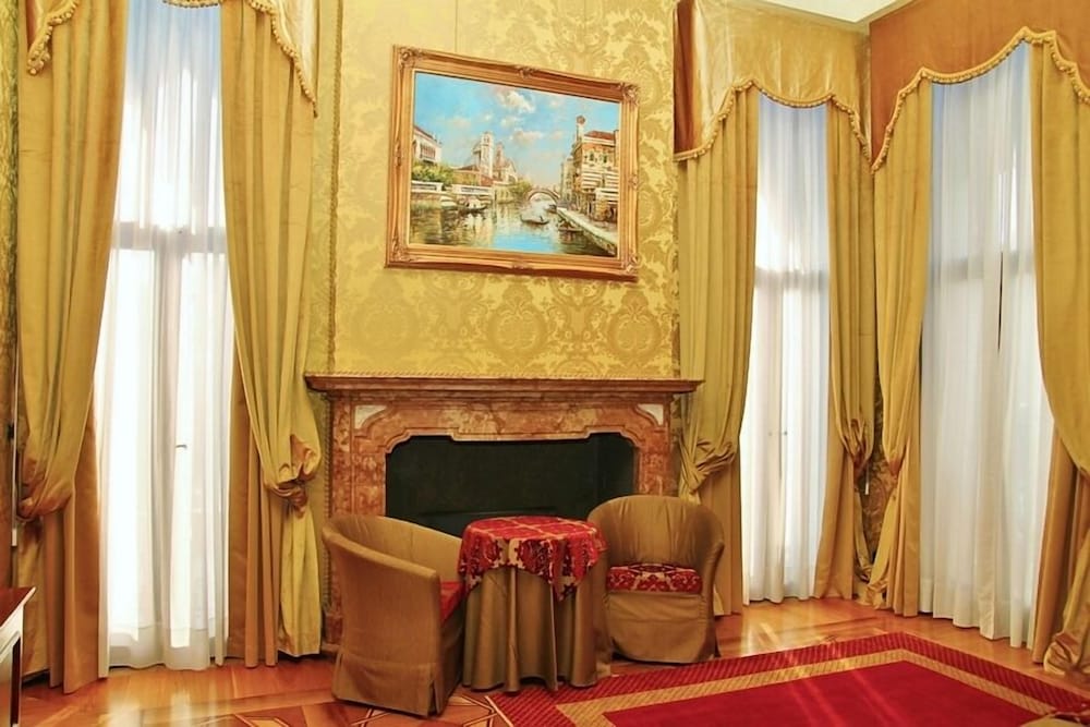 Pesaro Palace 38/60