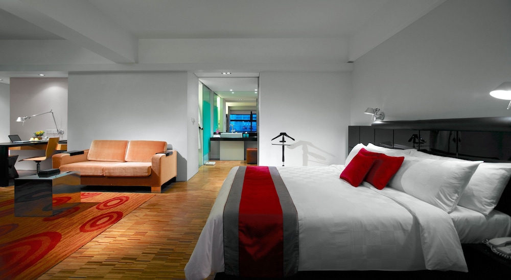 PREMIER ROOM