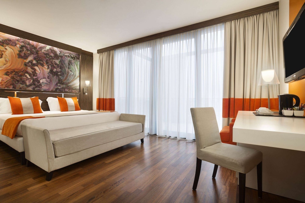 EXECUTIVE, DOUBLE OR TWIN BED