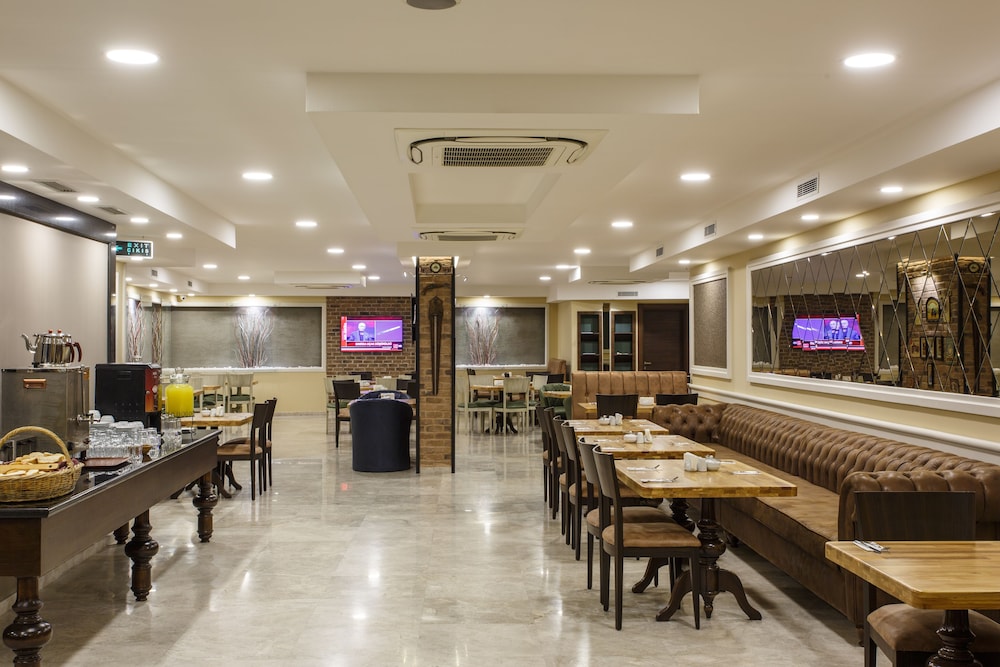 ANTROYAL HOTEL 34/50