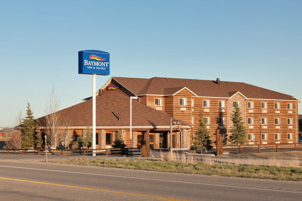 Pinedale Hotel & Suites 7/50