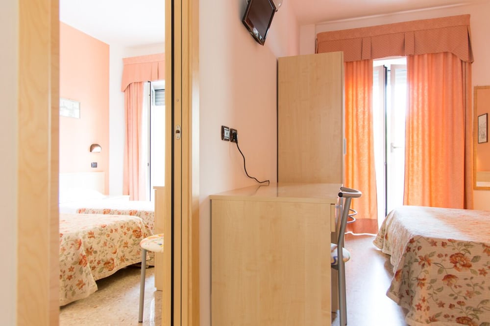 Hotel Saint Tropez 30/30