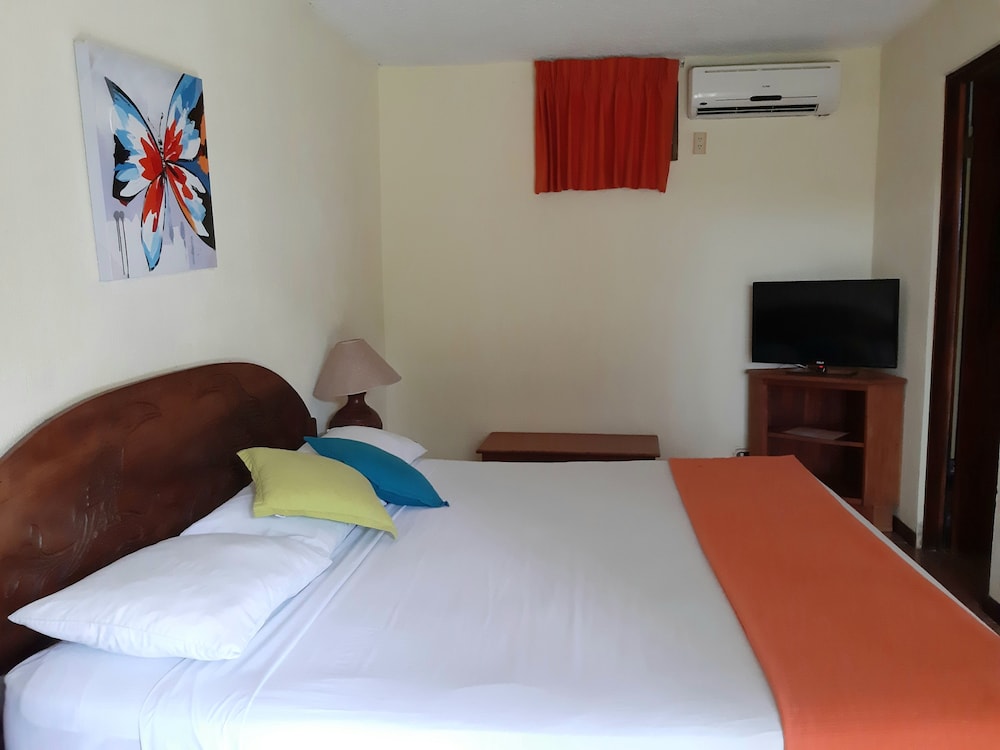 Samara Beach Hotel 18/49