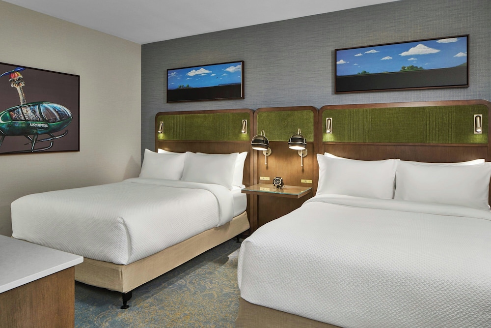 1 Bedroom, Suite, 2 Queen Beds, City View, Sofa