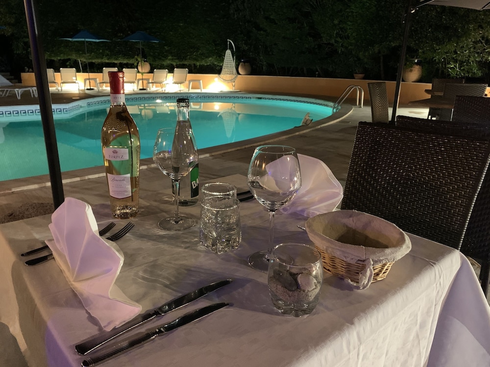 HOTEL DE LA MER 35/50