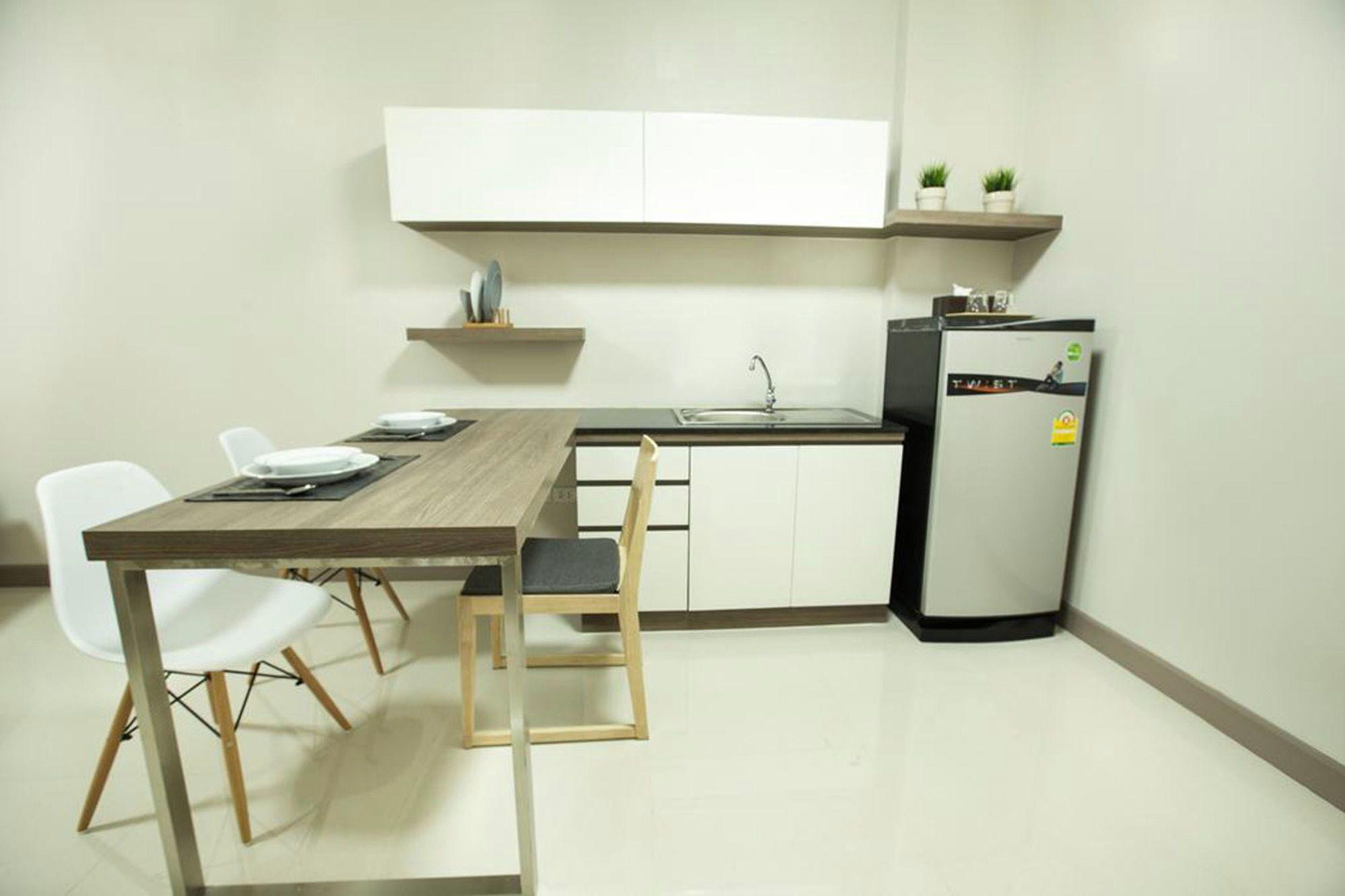 Central Place Serviced Apartment Angsila 63/71