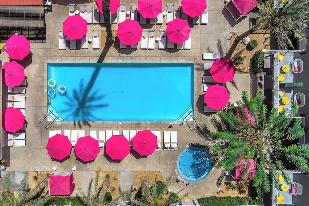 The Paloma Resort 39/50