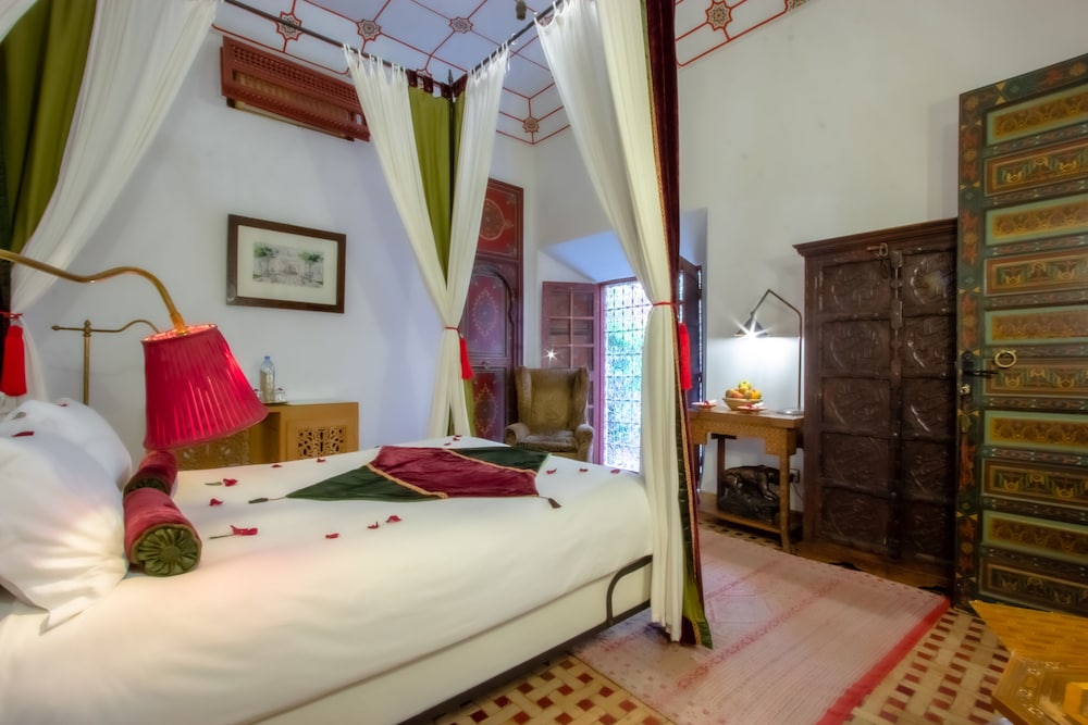 Riad Kaiss By Anika 21/70