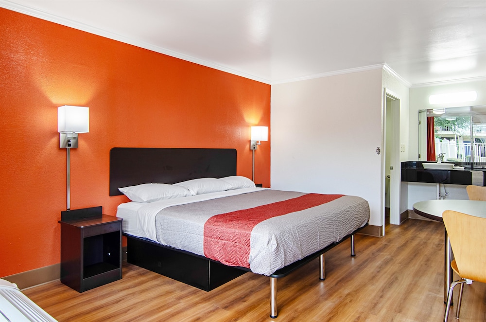 Motel6 Bay Minette, AL 14/42