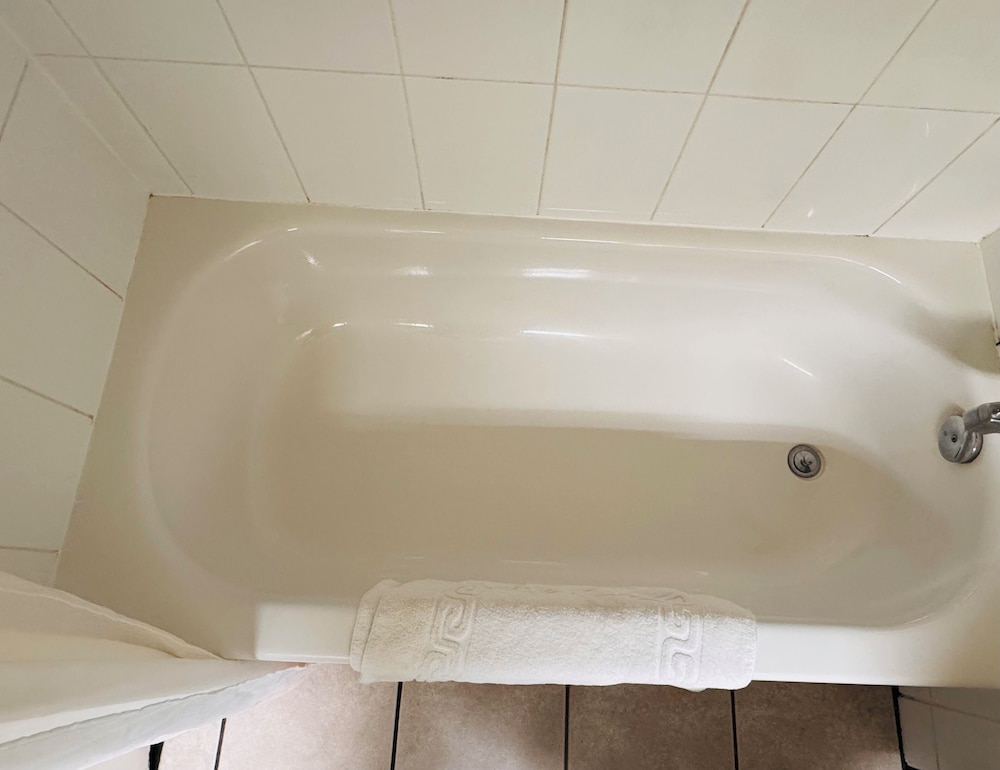 Island Travel Inn Hotel 52/55