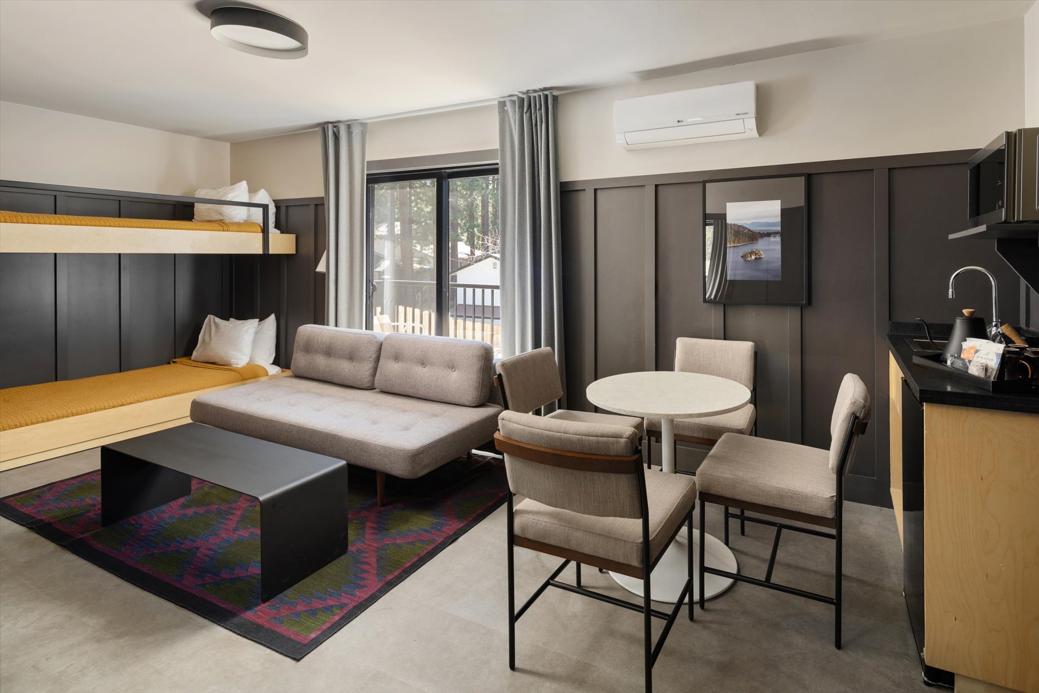 The Coachman Hotel 28/39