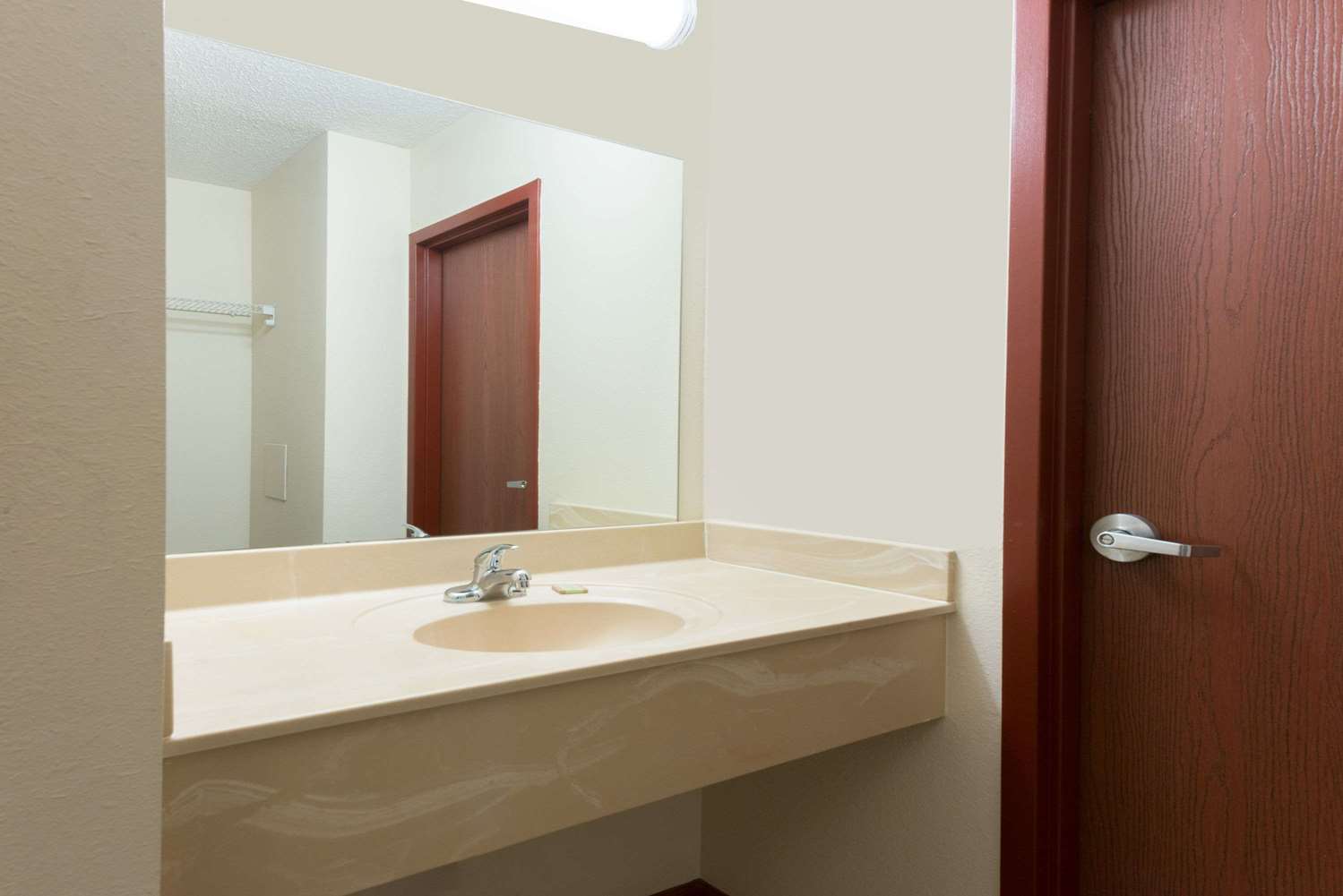 Super 8 by Wyndham Beaver Falls PA 10/10