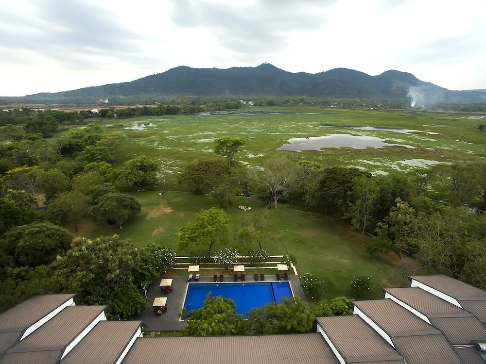Grand Tamarind Lake Hotel 33/57