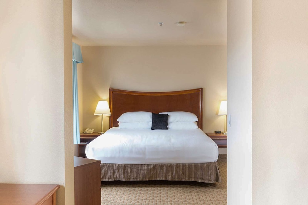 Red Lion Inn & Suites McMinnville 10/30