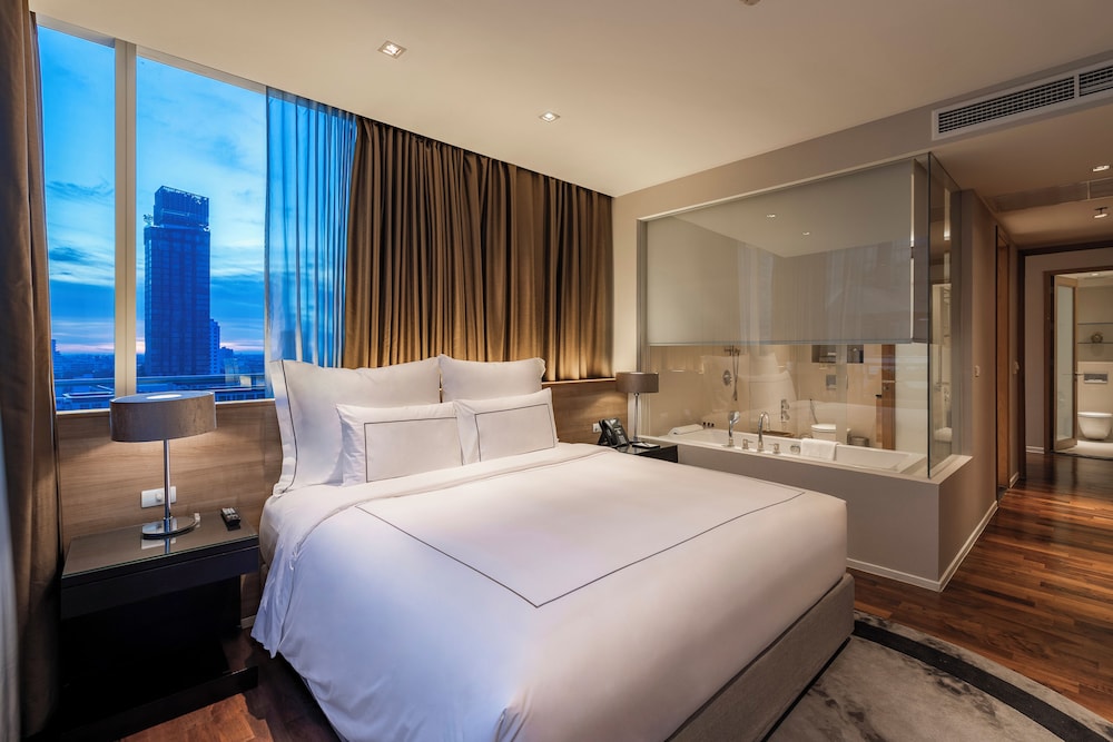 3 BEDROOMS, SUITE, TERRACE