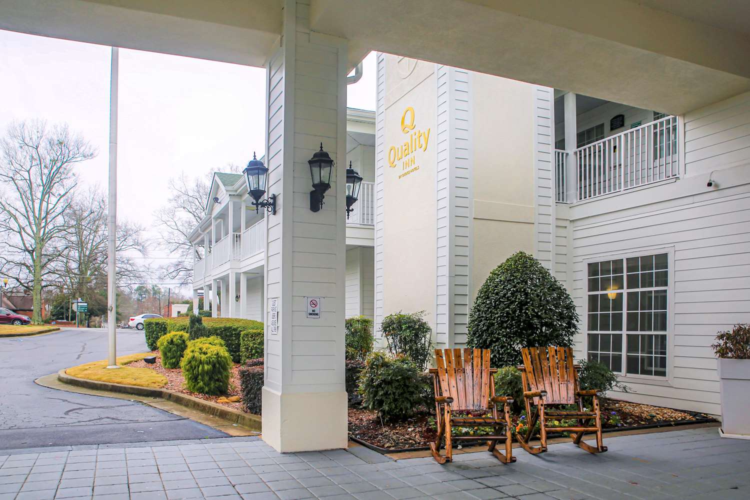 Quality Inn Fayetteville Near Historic Downtown Square 1/22