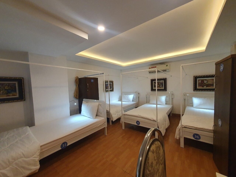 MIXED DORM, SUPERIOR
