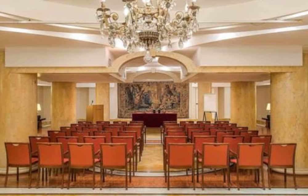 art'otel Rome Piazza Sallustio, Powered by Radisson Hotels 36/50