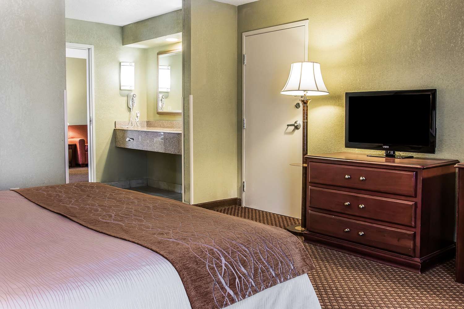 Quality Inn & Suites Ann Arbor Hwy 23 11/27