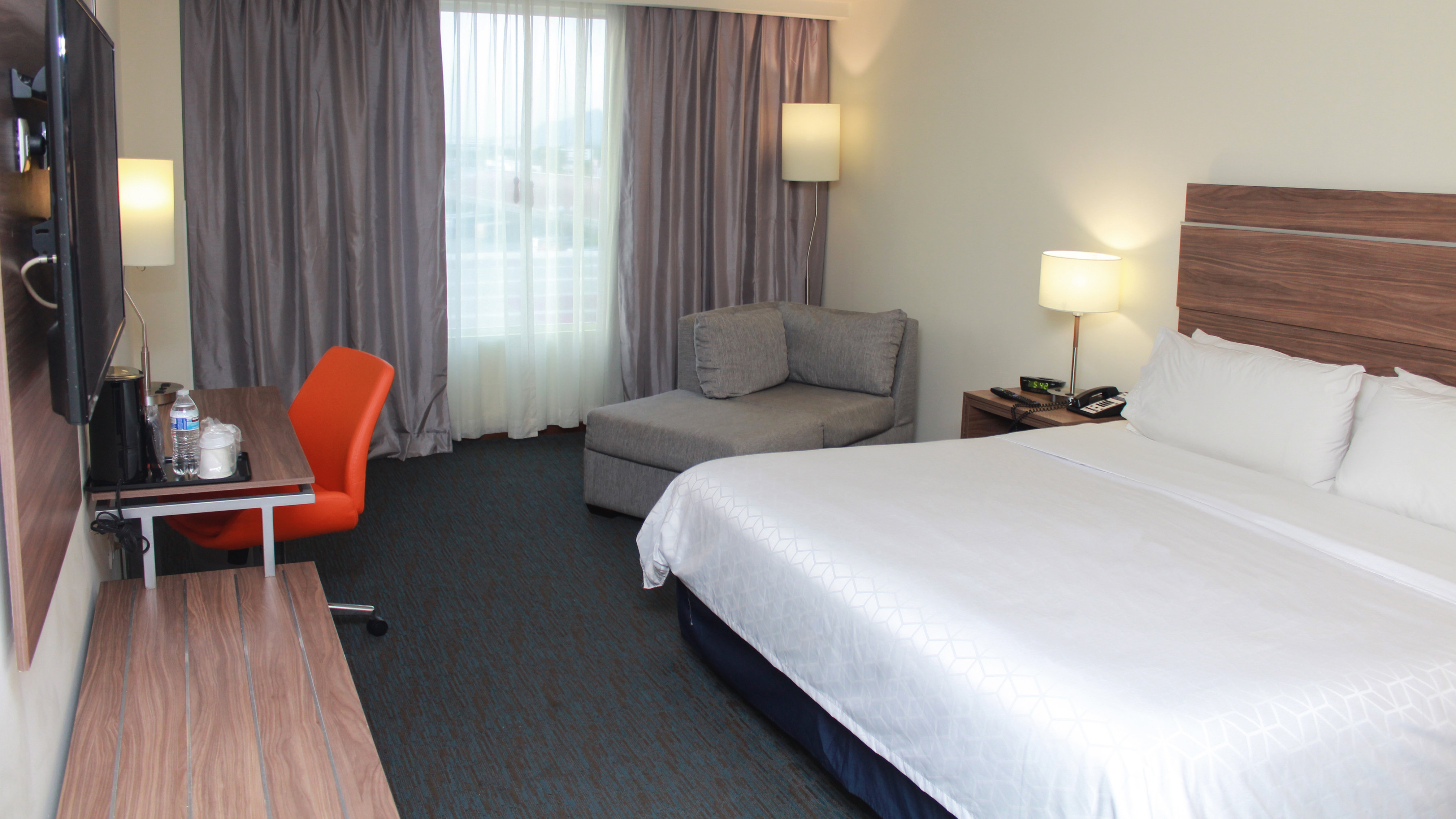 Leisure, King Bed