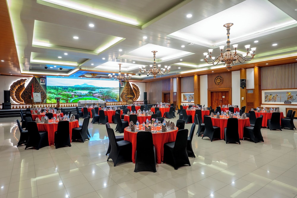 Griya Persada Convention Hotel And Resort 38/50