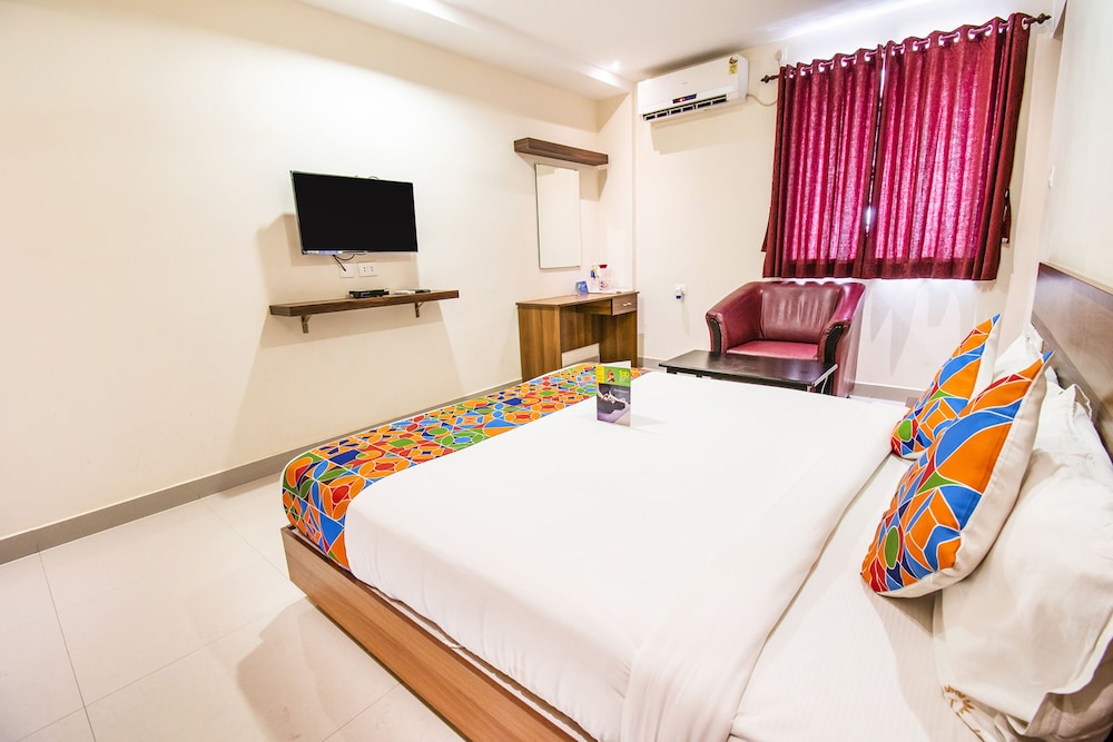 Fabhotel Thejas Paaradise 12/22