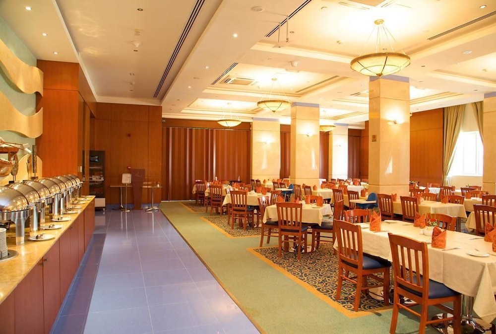 Lavender Hotel Sharjah 38/48