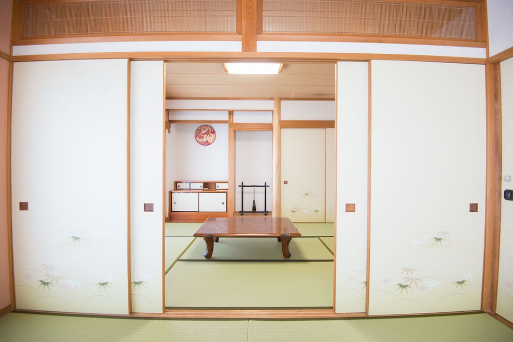 Hakone Guesthouse Gaku 50/50