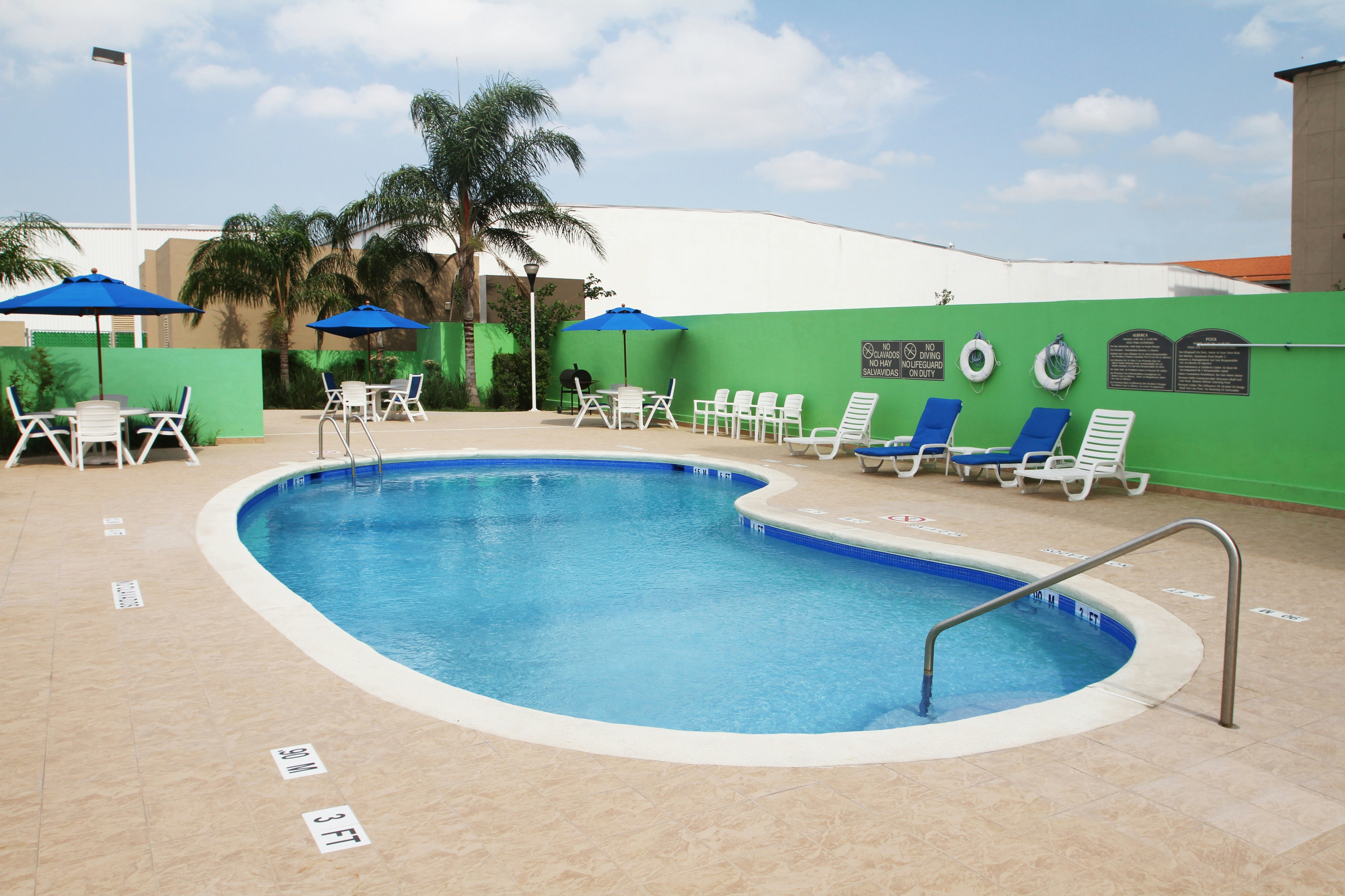 Holiday Inn Express And Suites Monterrey Aeropuerto 72/78
