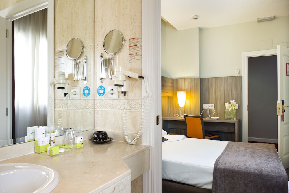 Hotel Aa Serrano By Silken 7/52