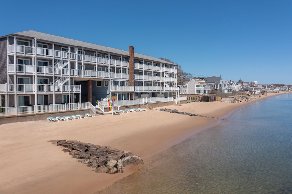 Surfside Hotel and Suites 49/57
