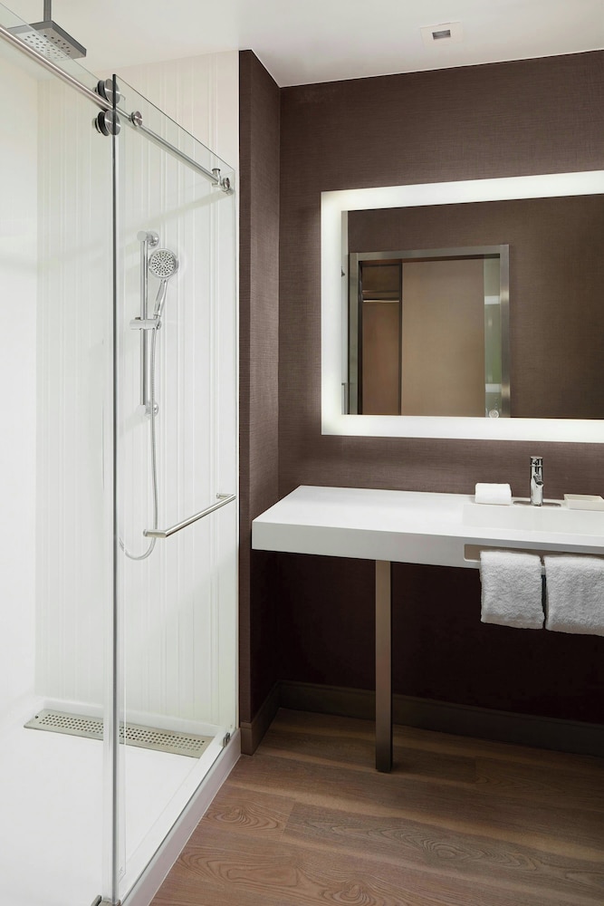 AC Hotel by Marriott Reston 35/36