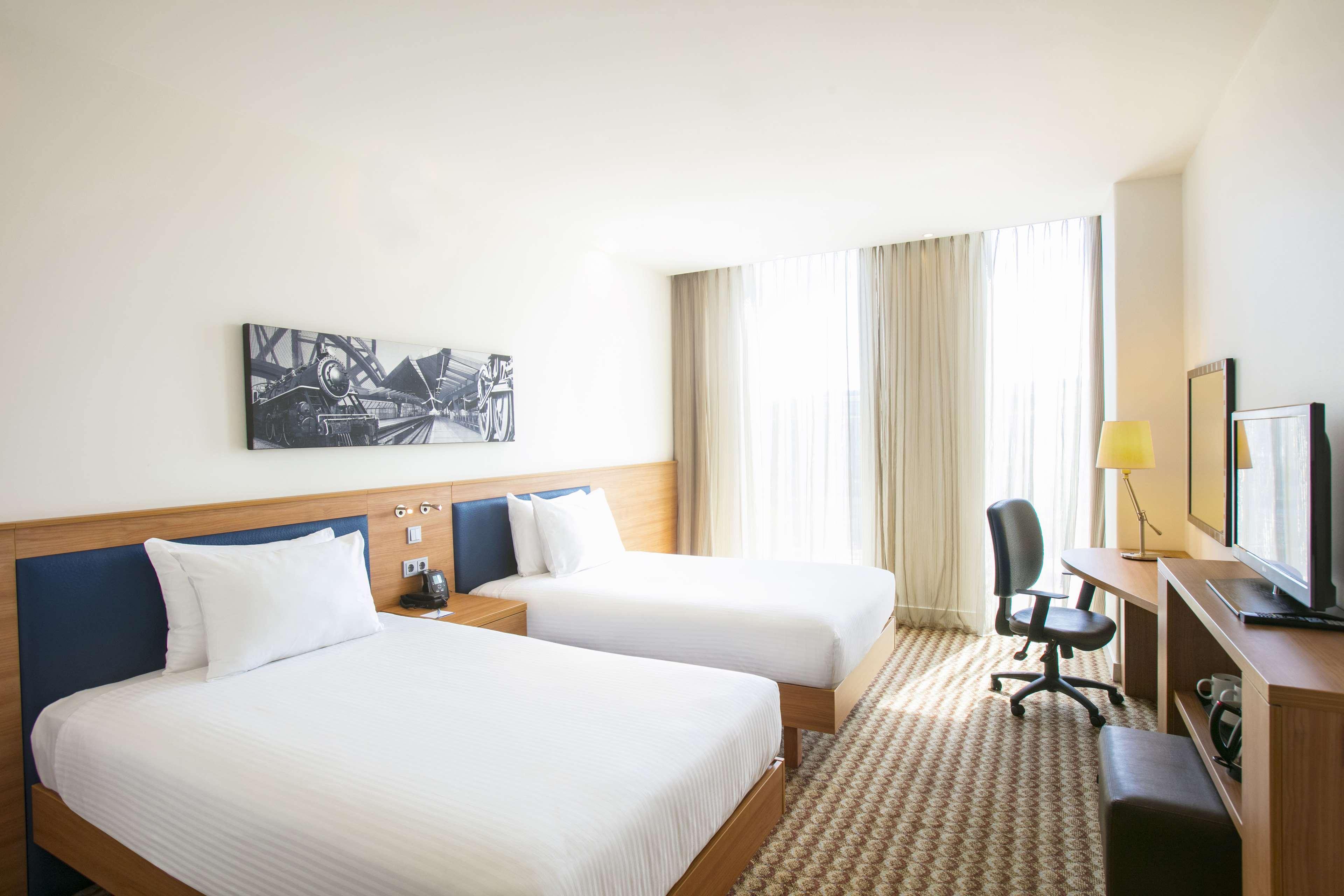 ROOM, 2 DOUBLE BEDS
