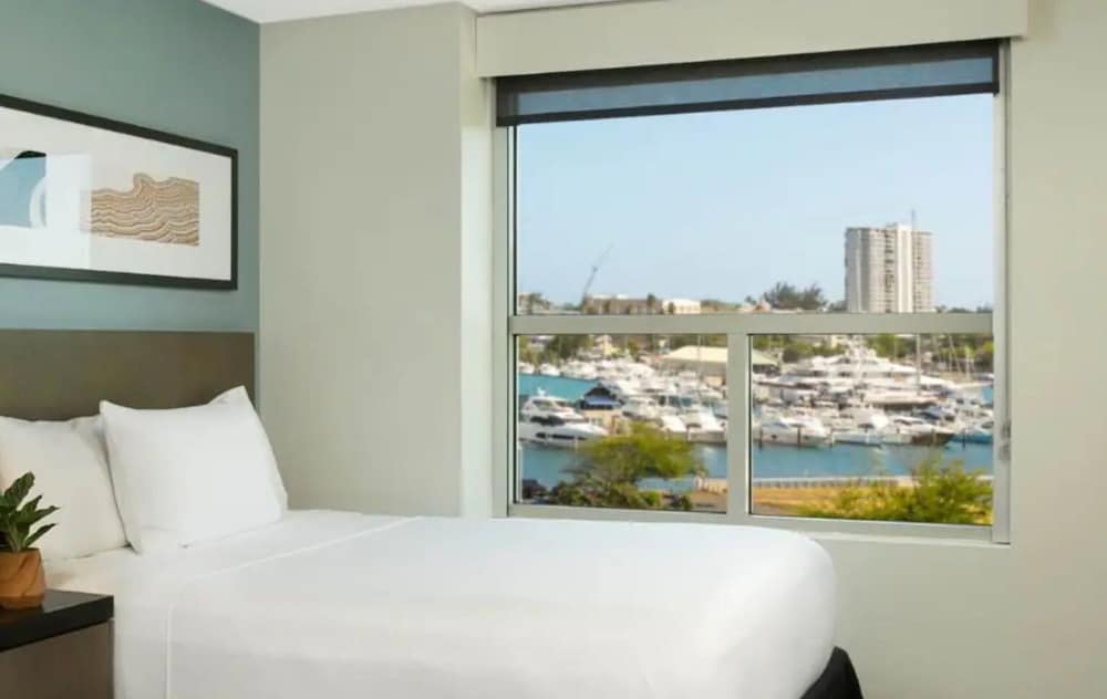 جناح بسرير كينج بإطلالة مع أريكة لذوي الإعاقة، Hyatt House San Juan 2/6