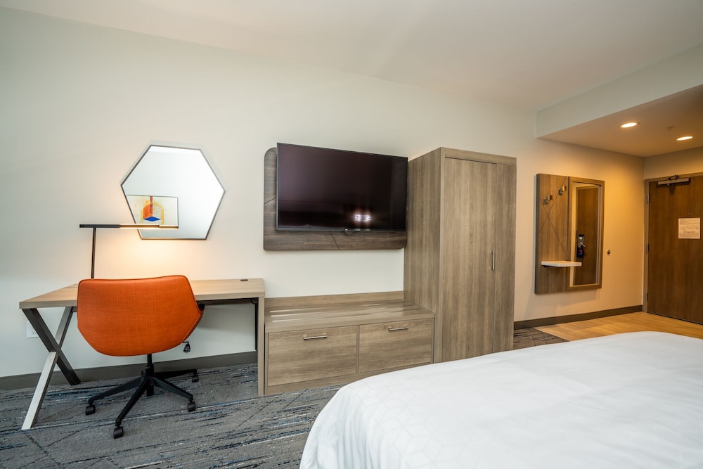 Holiday Inn Express & Suites Charlottesville - Monticello 28/65