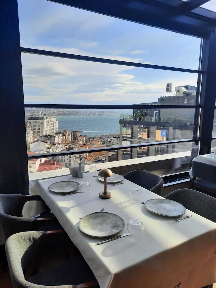 Taksim Square Hotel 46/50