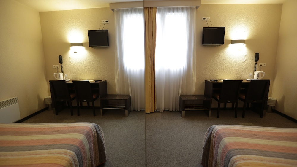 Hotel Au Petit Caporal 33/50