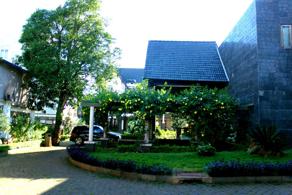 Trung Nguyen Coffee Resort 41/46