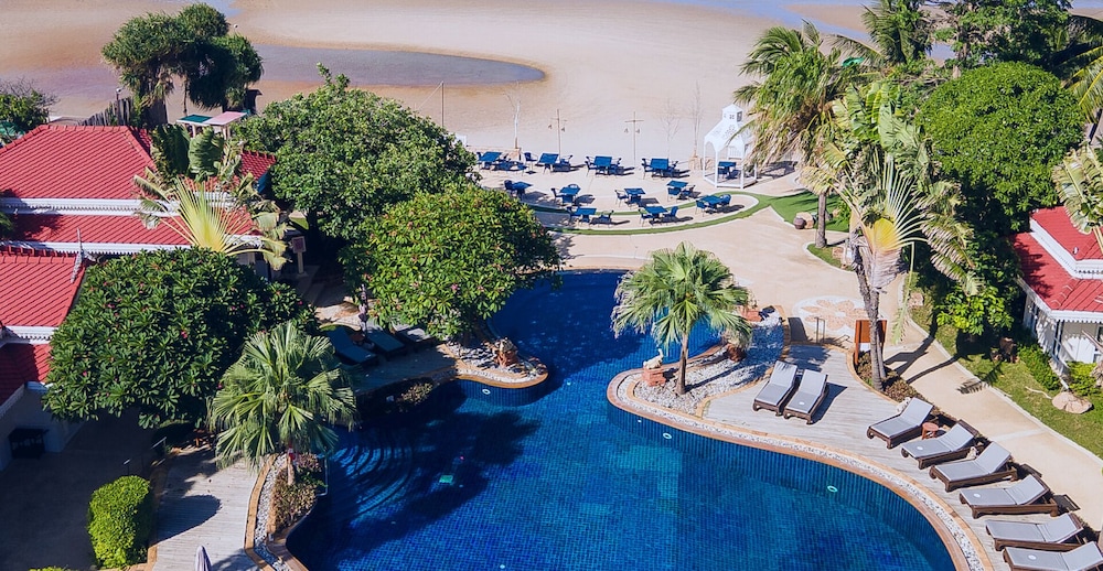 WORA BURA HUA HIN RESORT AND SPA photo4