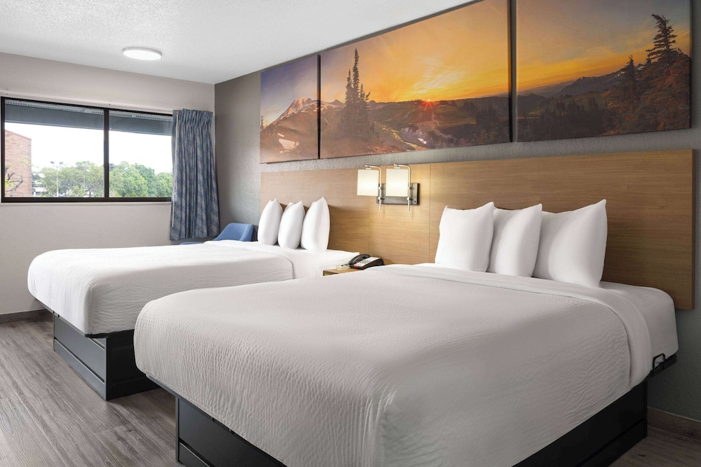 Room, 2 Queen Beds, Smoking