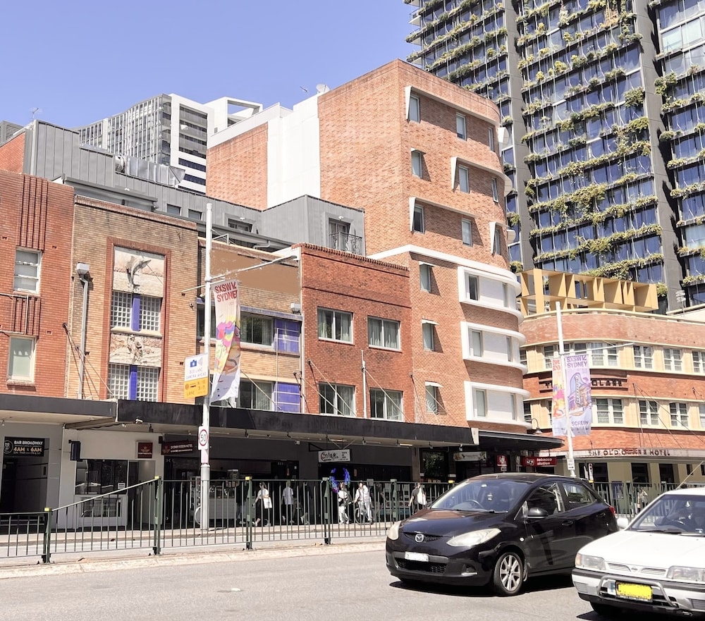Sydney RiseOn Hotel 50/56