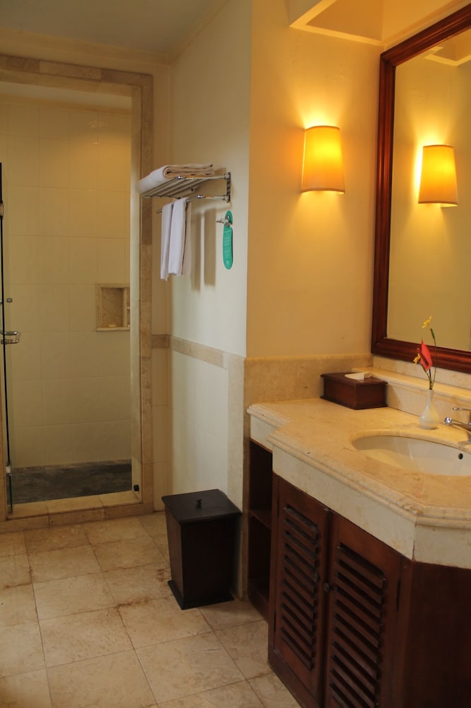 Laras Asri Resort And Spa 34/66