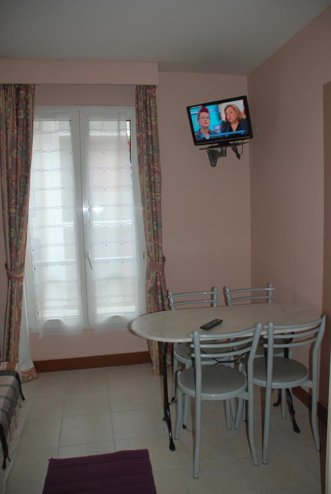 RESIDENCE DE LA TOUR 32/53