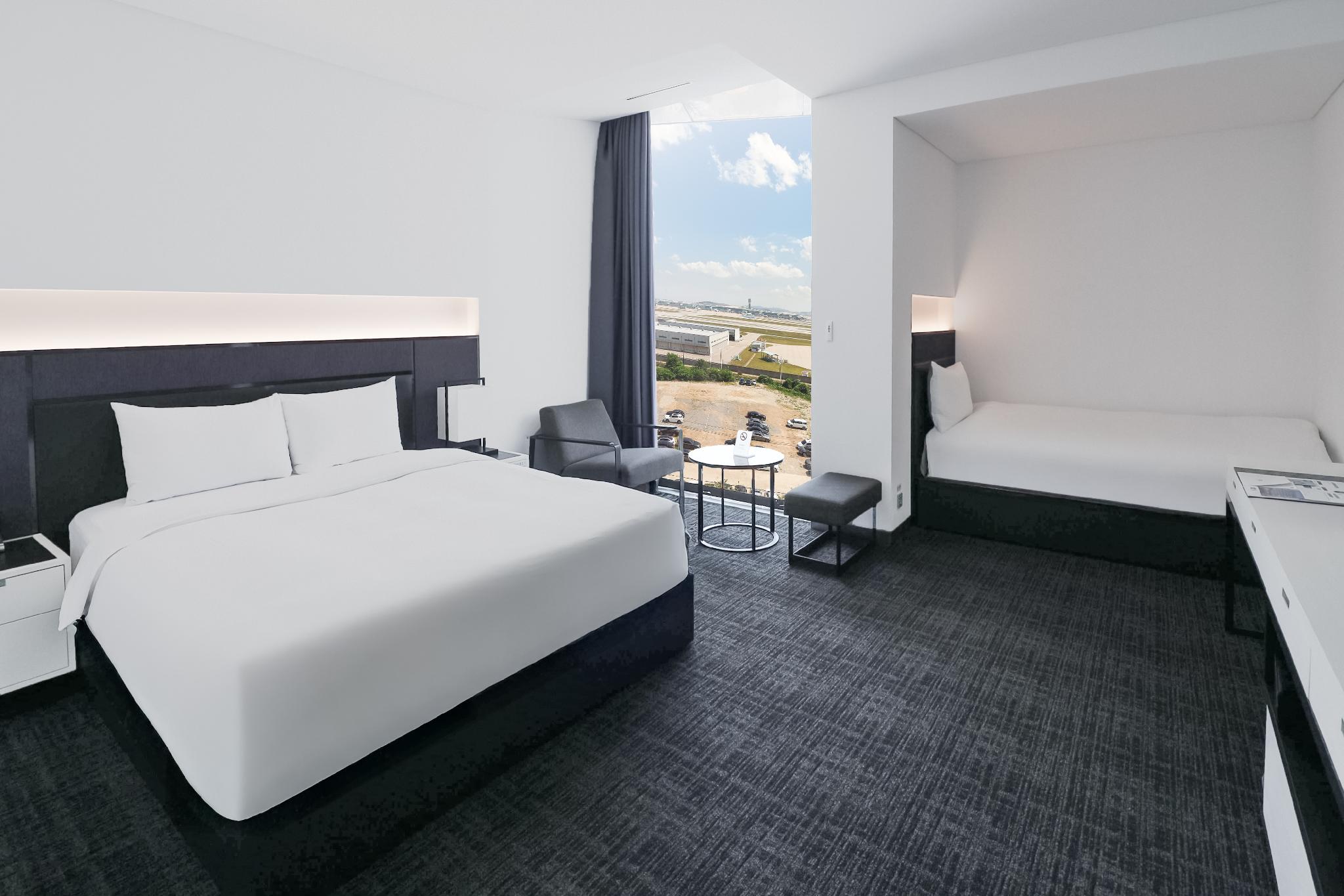 Deluxe, Family, 1 Double and 1 Single Bed, Airport View