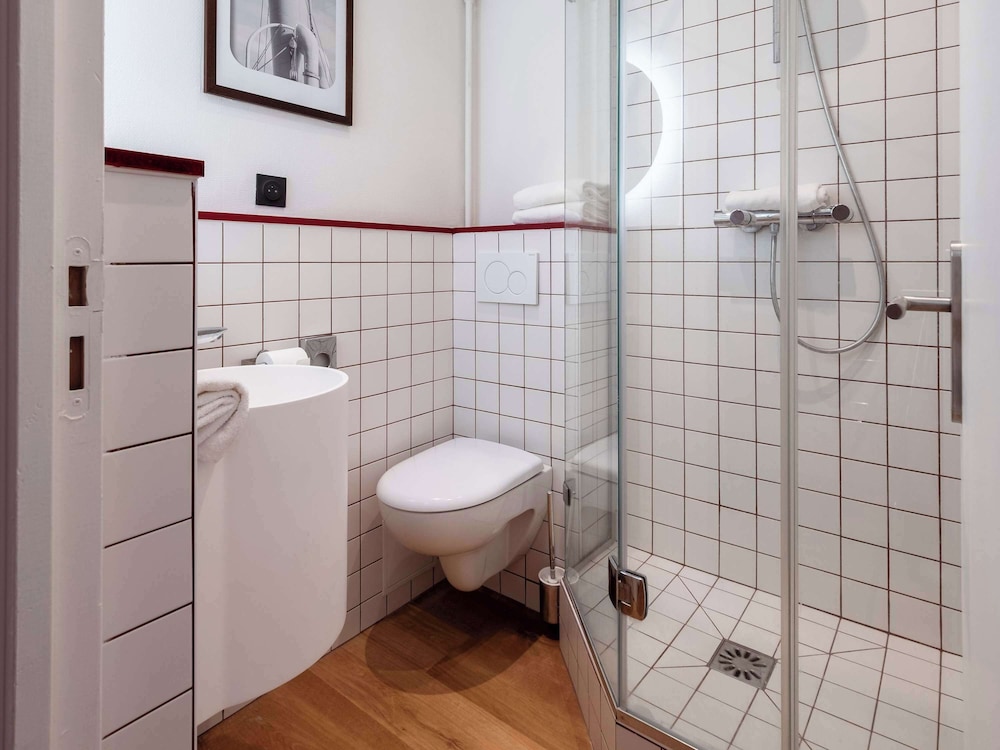 غرفة قياسية بسريرين منفصلين بشرفة، Ibis Styles Rouen Centre Cathedrale 8/10